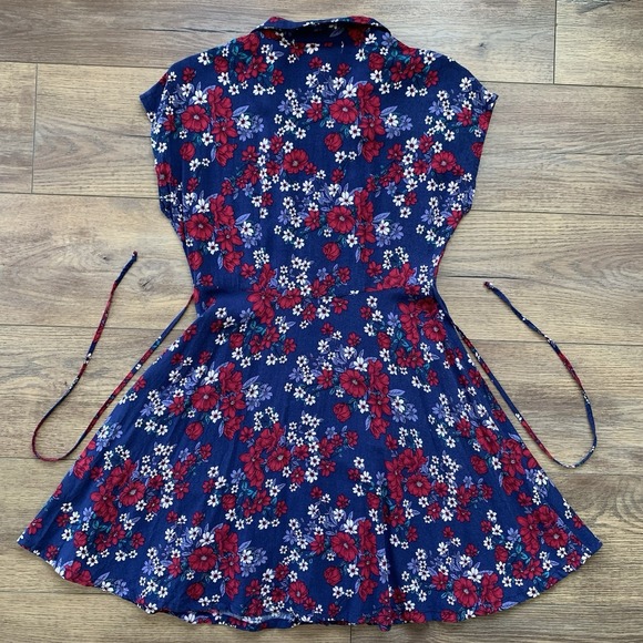Floral Button-Up Dress - Blue and Red - Picture 12 of 14